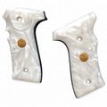 Cachas personalizables en nácar blanco con emblema dorado — diseño a tu gusto para cualquier pistola